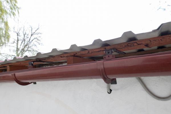 Cost of Round Gutters Installation in Brentwood